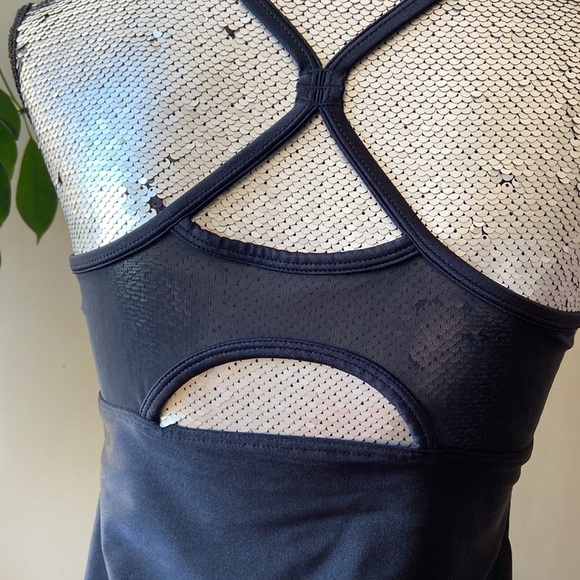 ⭐️2 FOR $20⭐️ Fabletics shiny tank top with mesh detailing size small - Picture 4 of 6